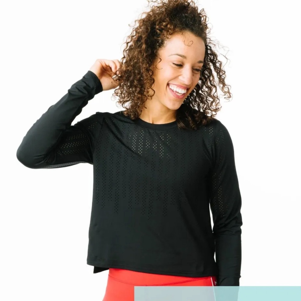 ZYIA Black Chillicicle Crop Long Sleeve 🌙